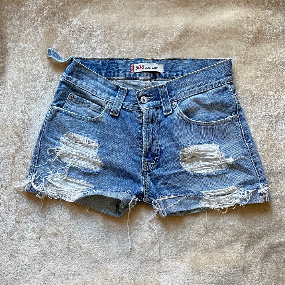 Vintage 506 Levi’s Distressed Shorts